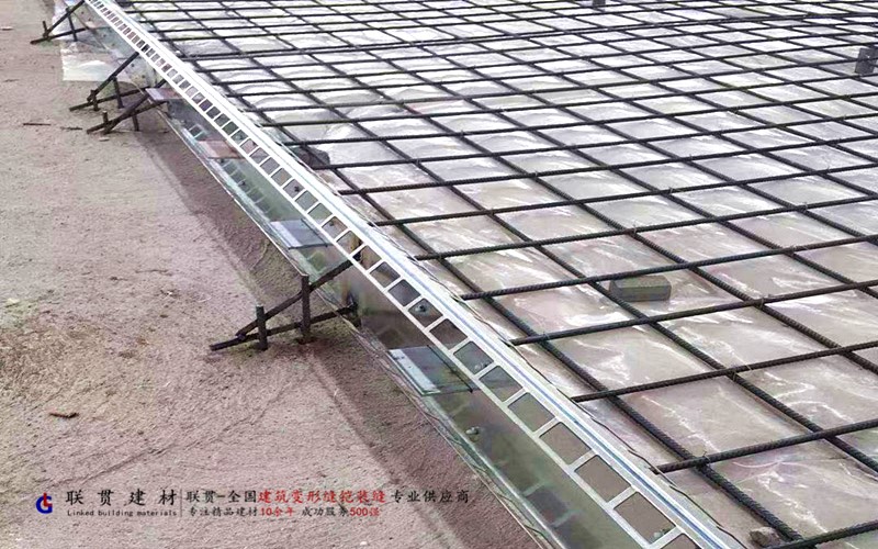 毕节市LG160-3000镀锌钢板铠装缝案例